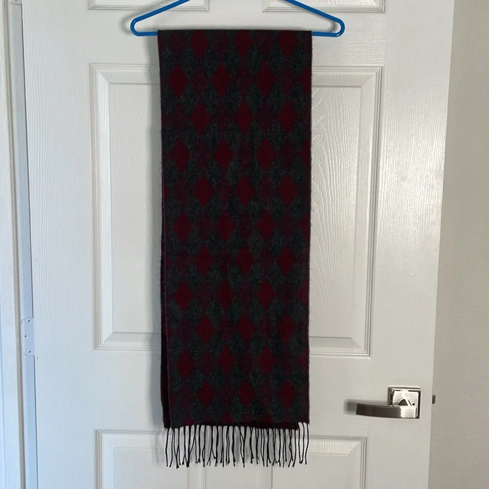 Geoffrey Beene argyle print fringe scarf